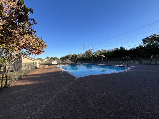 1058 Todd Preis Dr, Nashville, TN 37221