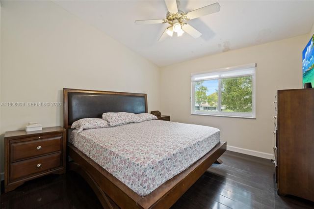 20877 NW 4th St, Pembroke Pines, FL 33029