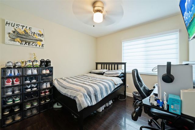 20877 NW 4th St, Pembroke Pines, FL 33029