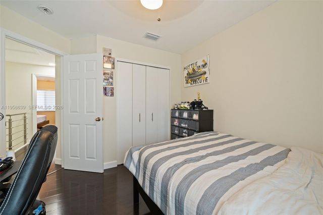 20877 NW 4th St, Pembroke Pines, FL 33029