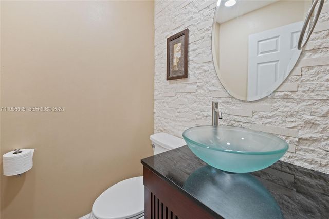 20877 NW 4th St, Pembroke Pines, FL 33029