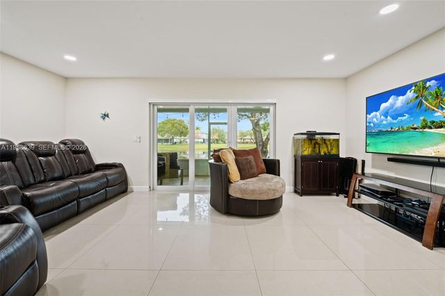 20877 NW 4th St, Pembroke Pines, FL 33029