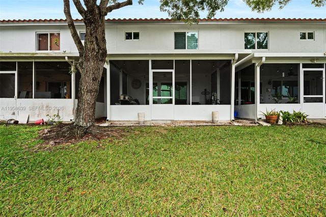 20877 NW 4th St, Pembroke Pines, FL 33029