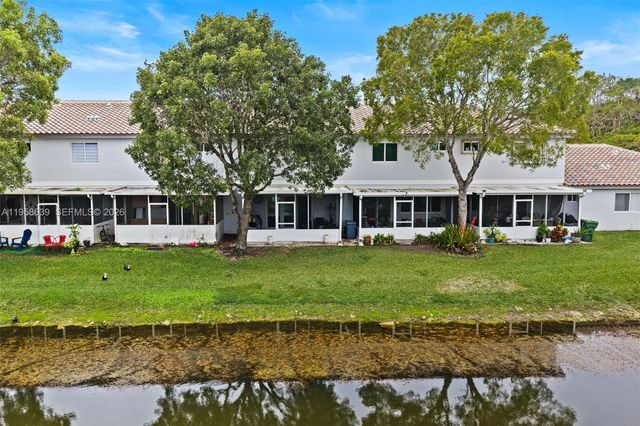 20877 NW 4th St, Pembroke Pines, FL 33029