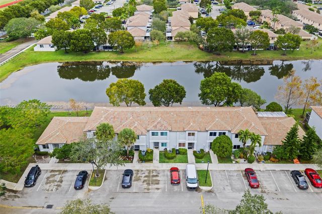20877 NW 4th St, Pembroke Pines, FL 33029