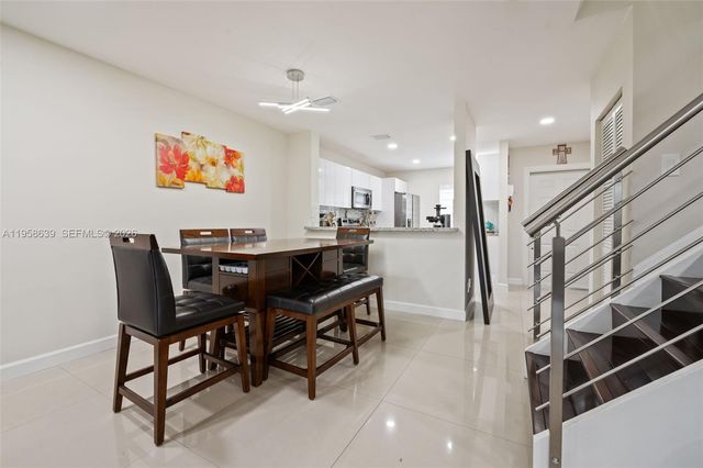 20877 NW 4th St, Pembroke Pines, FL 33029