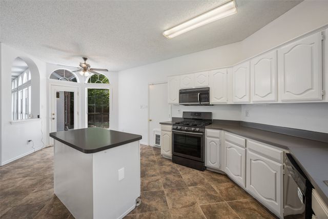 7122 Don Gomez Lane, Garland, TX 75043