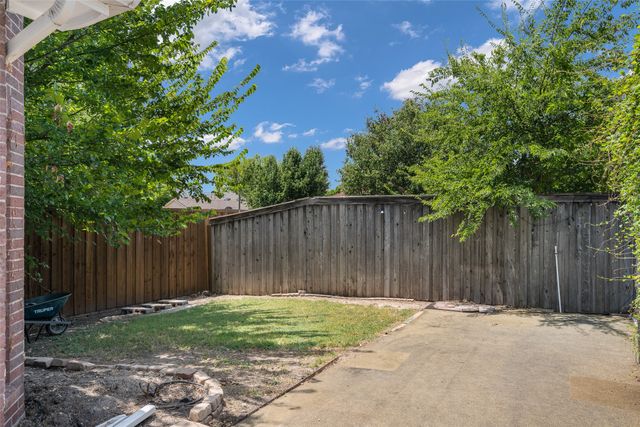 7122 Don Gomez Lane, Garland, TX 75043
