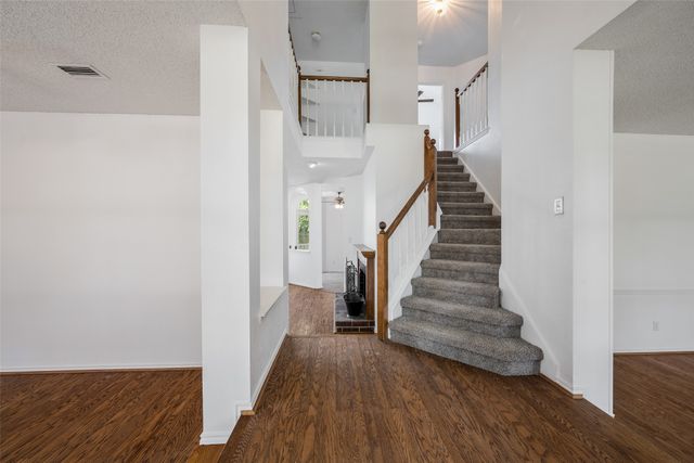 7122 Don Gomez Lane, Garland, TX 75043