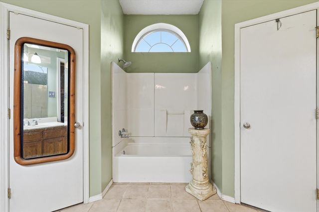 312 Richy Road, Roanoke, TX 76262