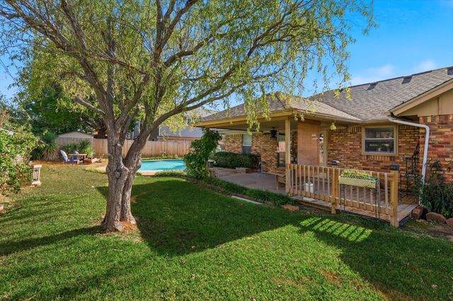 312 Richy Road, Roanoke, TX 76262