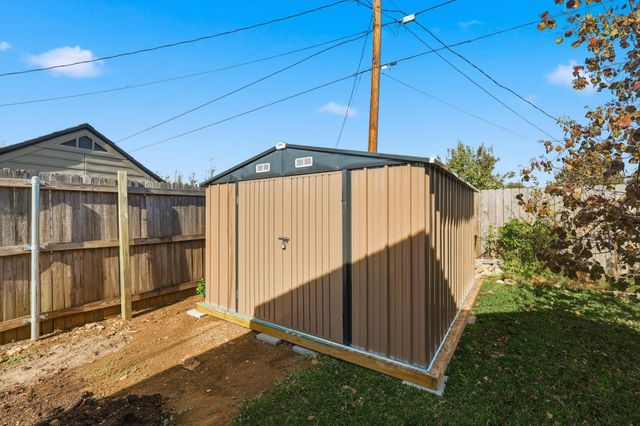 312 Richy Road, Roanoke, TX 76262