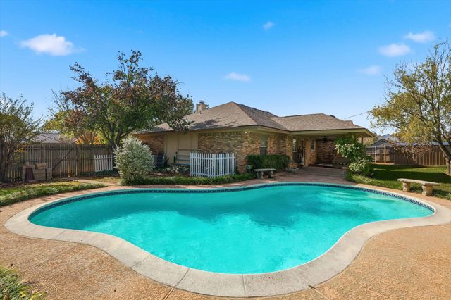 312 Richy Road, Roanoke, TX 76262