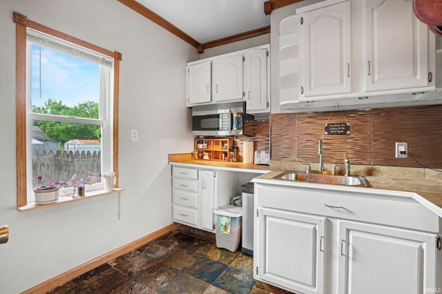 939 E 4th Street, Mishawaka, IN 46544