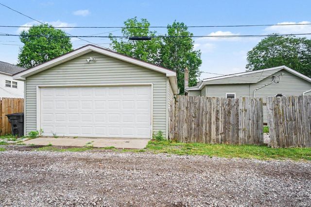 939 E 4th Street, Mishawaka, IN 46544
