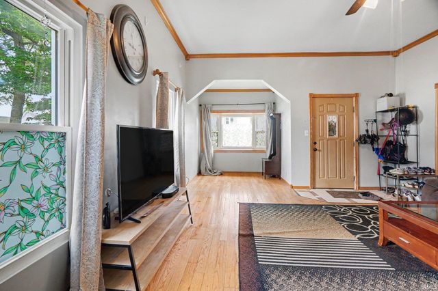 939 E 4th Street, Mishawaka, IN 46544