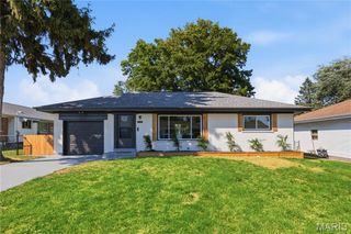 4327 Sinnwell Drive, St Louis, MO 63123