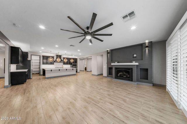 12539 W TUCKEY Lane, Glendale, AZ 85307