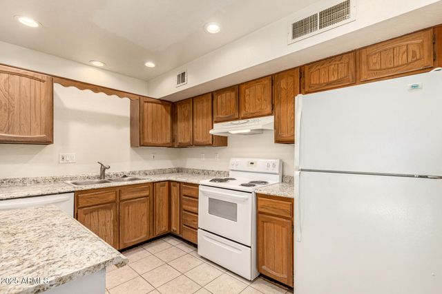 4608 W MARYLAND Avenue 130, Glendale, AZ 85301