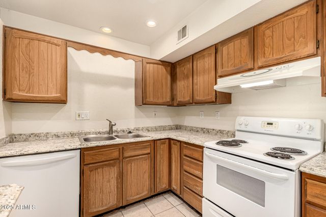 4608 W MARYLAND Avenue 130, Glendale, AZ 85301