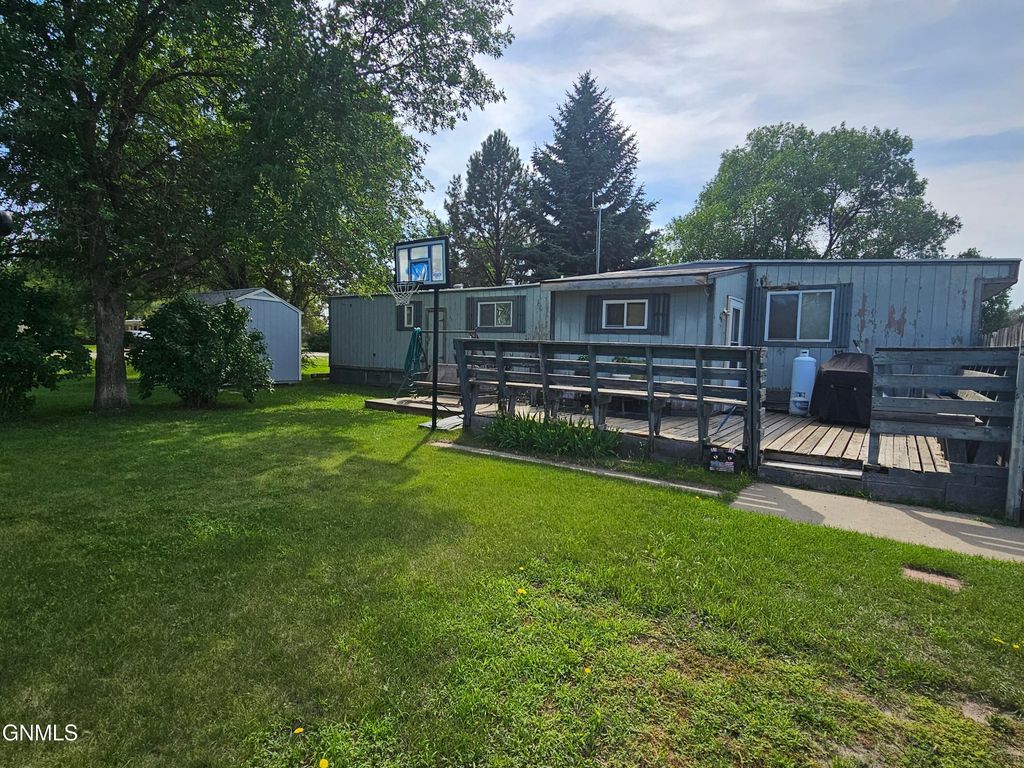 2600 University Avenue, Williston, ND 58801