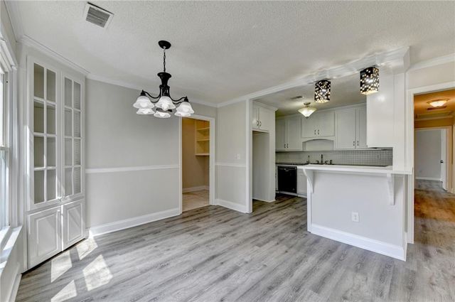 2725 Milton Bryan Drive, Loganville, GA 30052