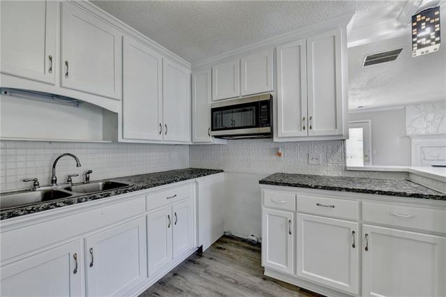 2725 Milton Bryan Drive, Loganville, GA 30052