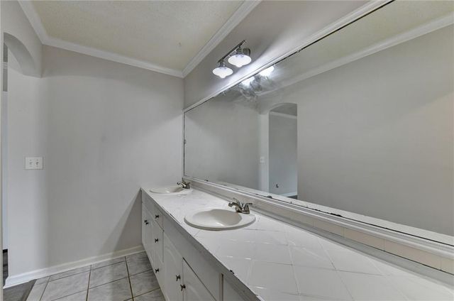 2725 Milton Bryan Drive, Loganville, GA 30052