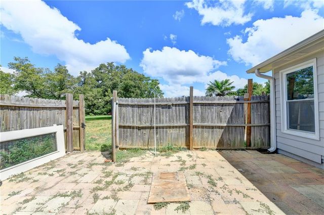 2725 Milton Bryan Drive, Loganville, GA 30052
