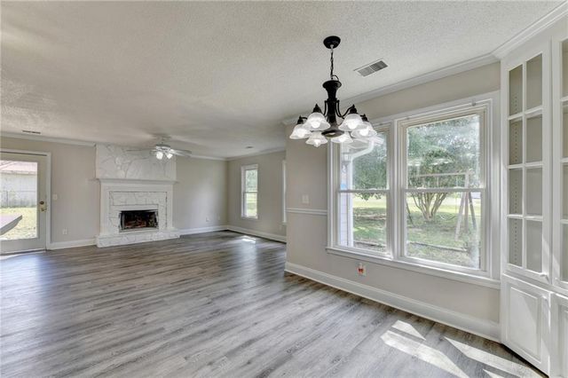 2725 Milton Bryan Drive, Loganville, GA 30052