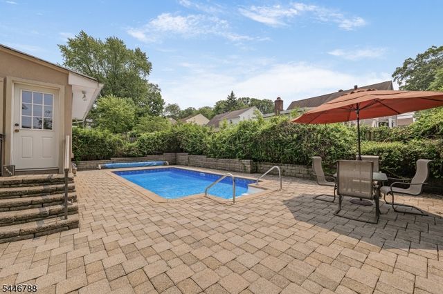 17 Westland Rd, Verona Twp., NJ 07044