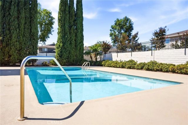 1663 Calle Diamonte, Newbury Park, CA 91320
