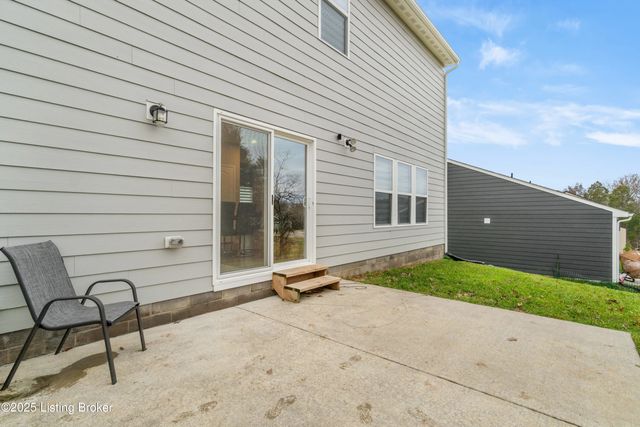 116 Strawberry Field Dr, Mt Washington, KY 40047