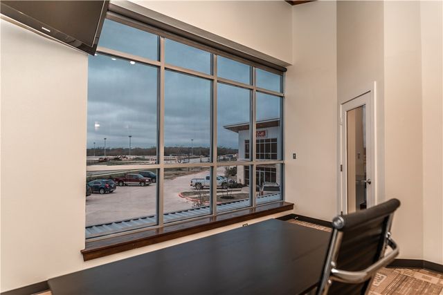 3091 University Drive E 202, Bryan, TX 77802