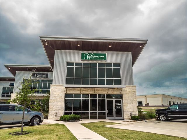 3091 University Drive E 202, Bryan, TX 77802