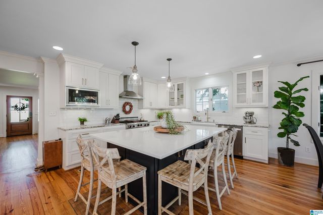 105 LAKE STREET, Trussville, AL 35173