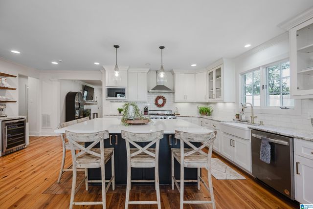 105 LAKE STREET, Trussville, AL 35173