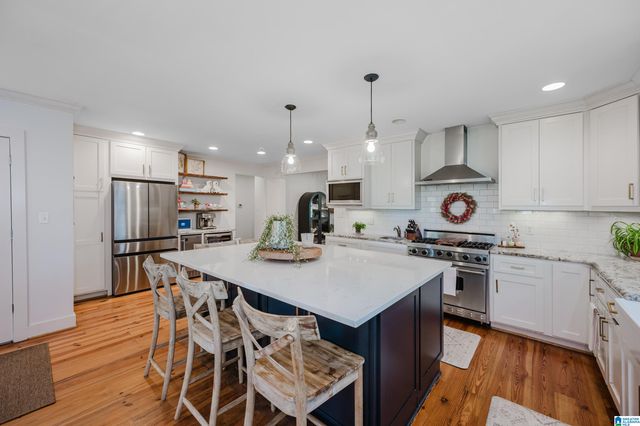 105 LAKE STREET, Trussville, AL 35173
