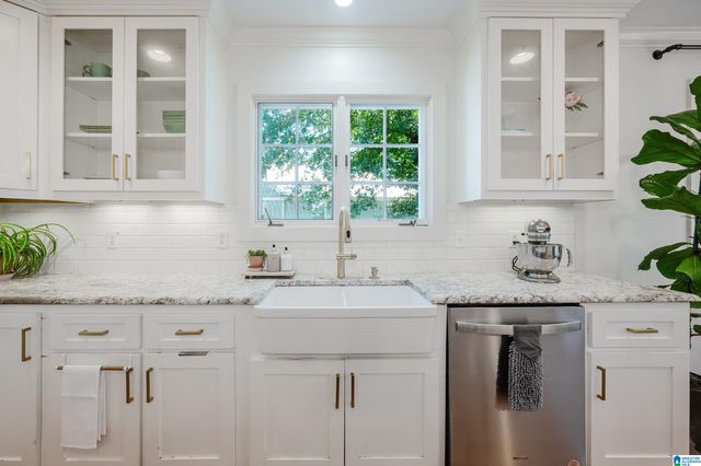 105 LAKE STREET, Trussville, AL 35173