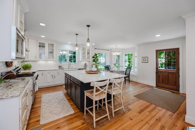 105 LAKE STREET, Trussville, AL 35173