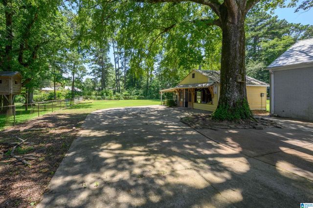 105 LAKE STREET, Trussville, AL 35173