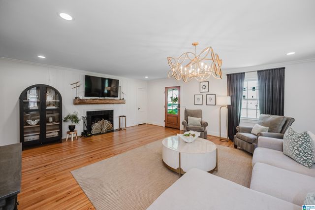 105 LAKE STREET, Trussville, AL 35173