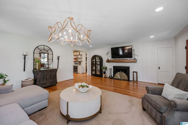 105 LAKE STREET, Trussville, AL 35173