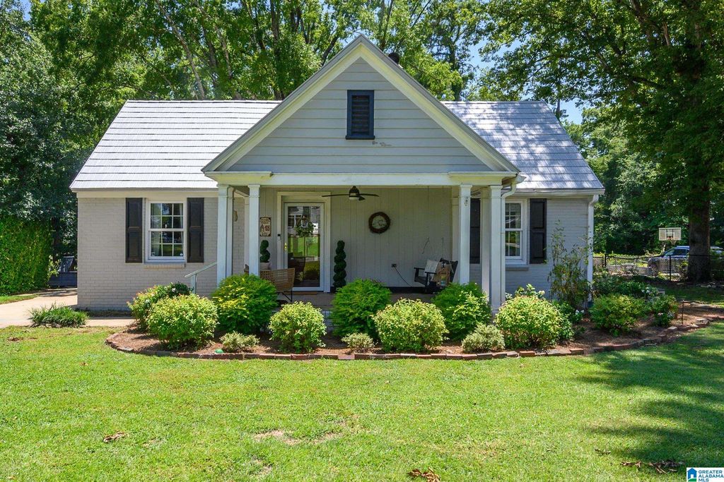 105 LAKE STREET, Trussville, AL 35173