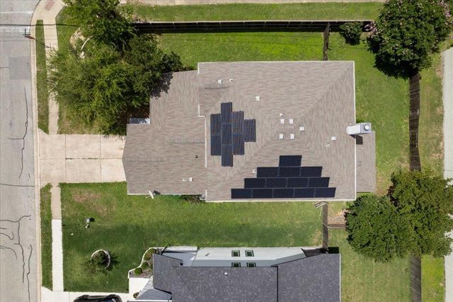 101 Blanco Woods BLVD, Elgin, TX 78621