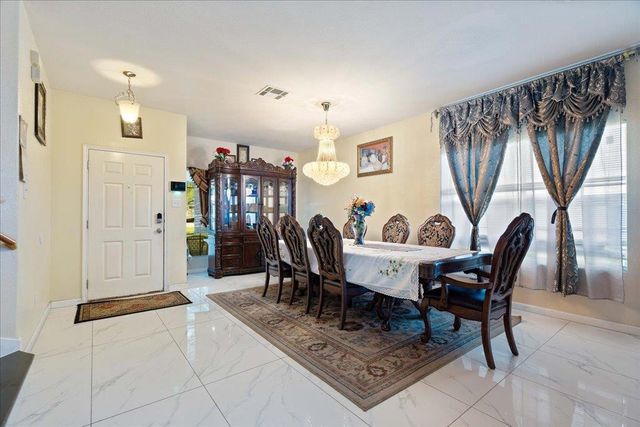 101 Blanco Woods BLVD, Elgin, TX 78621