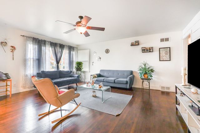 1404 Clara Avenue, Joliet, IL 60435