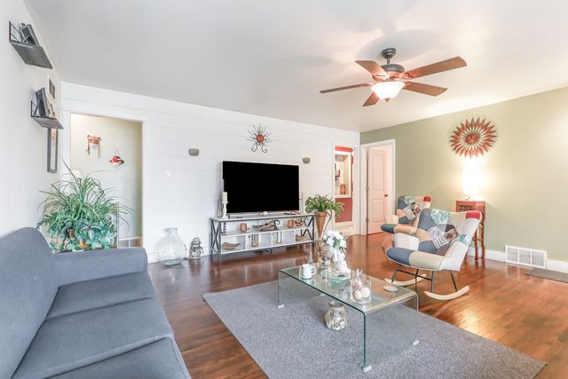 1404 Clara Avenue, Joliet, IL 60435