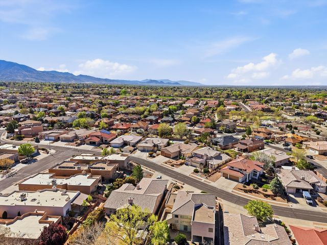 9812 Karak Road NE, Albuquerque, NM 87122