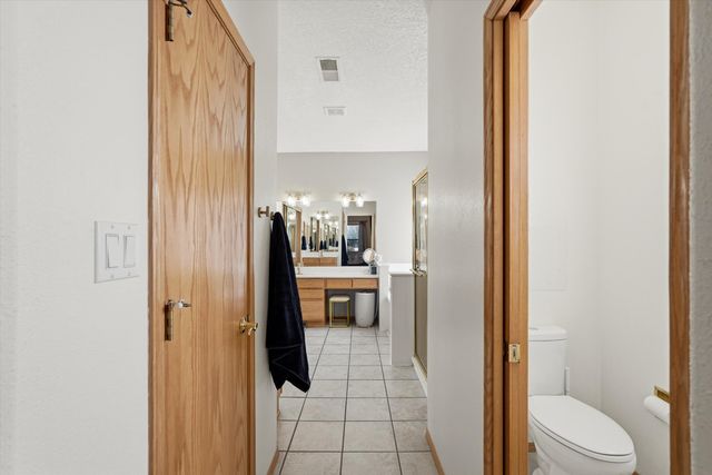 9812 Karak Road NE, Albuquerque, NM 87122